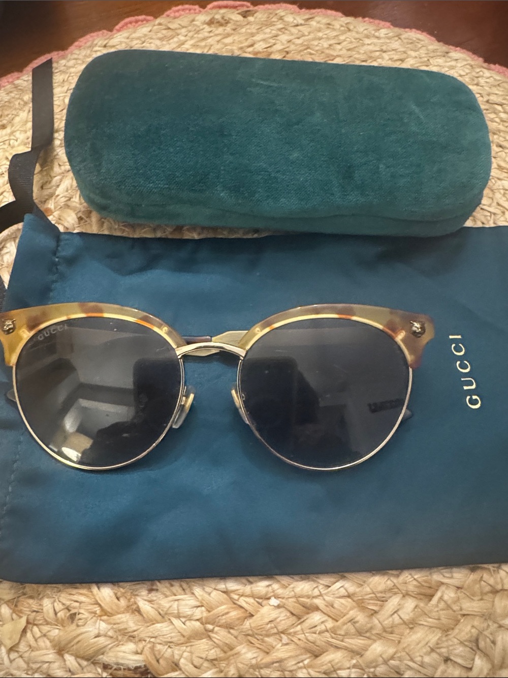Authentic Gucci sunglasses with green Gucci case